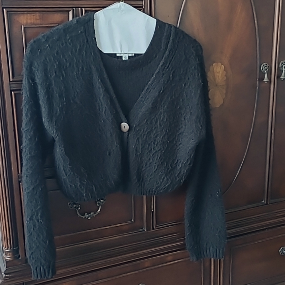 BP. Fluffy Black Cropped Tank/Sweater Set